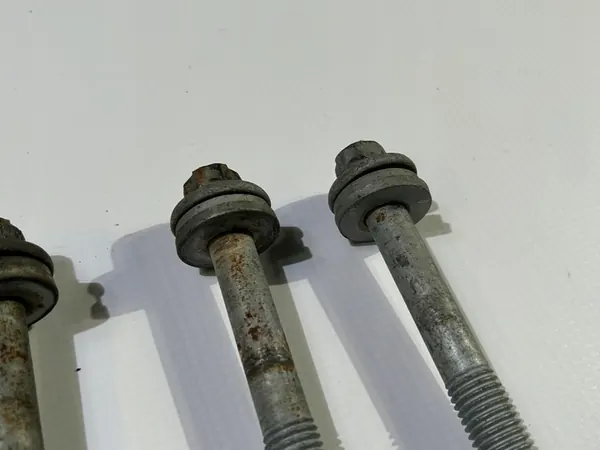 Boulons de montage avant Maserati Ghibli M157 2013- OEM 32385615 image 4