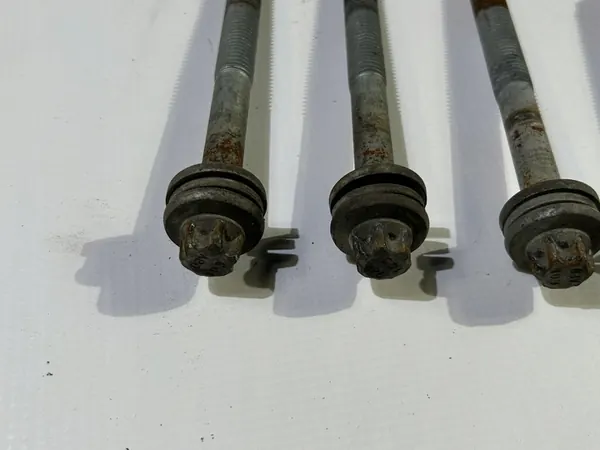 Boulons de montage avant Maserati Ghibli M157 2013- OEM 32385615 image 7