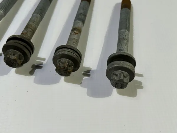 Boulons de montage avant Maserati Ghibli M157 2013- OEM 32385615 image 8