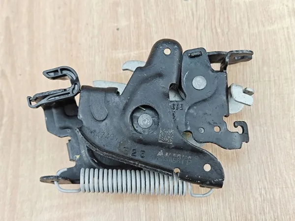 Verrou de capot droit BMW OEM 7347409 - 38km image 2
