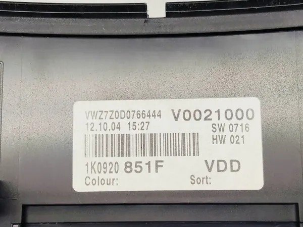 VW Golf V Mittaristo OEM 1K0920851F - Käytetty image 5