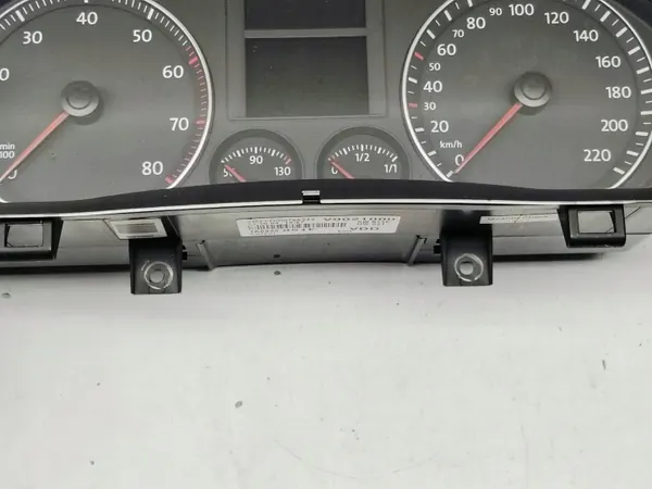 VW Golf V Mittaristo OEM 1K0920851F - Käytetty image 6