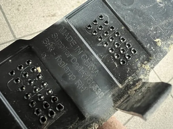 TESLA MODEL Y 20 - Support de Halogène Droit Avant OEM image 3