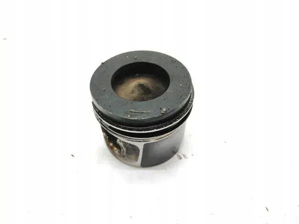 Pistón usado OEM 0840ZU para BMW 5 F10 F11 N47 2011 image 2