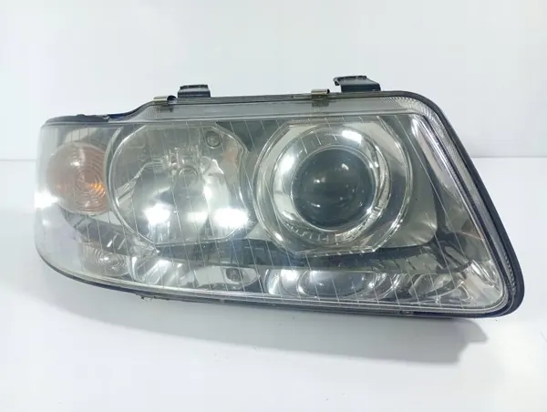 Right Headlight Audi A3 8L 00-03 OE 15389600 image 3
