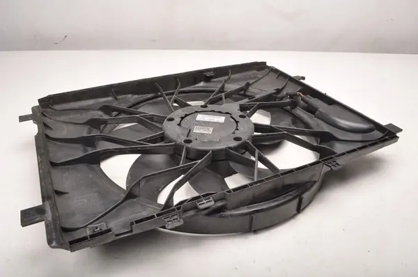 MERCEDES CLS W218 3.0 D VENTILATOR A2045000293 image 6