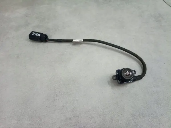 OEM 56054059AC peruutuskamera Jeep Grand Cherokee WK2:lle image 2