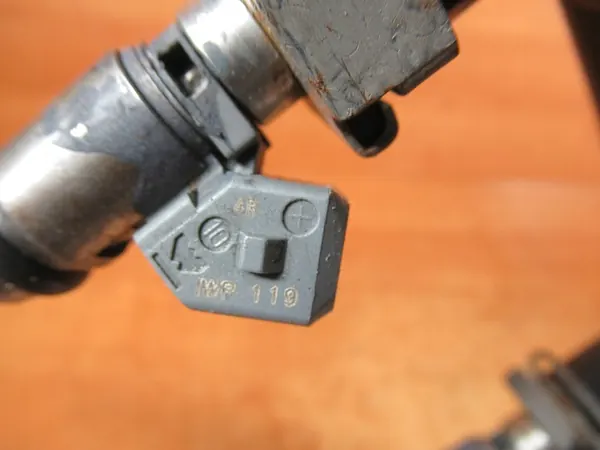 Bränsleinsprutningsskena Ford Ka Fiesta MK6 1.3 8V IWP119 image 2