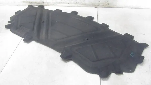 AUDI Q3 8U Motorkapisolatie 11- image 4