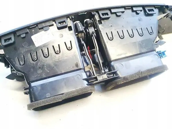 Mercedes-Benz C-Class Cabin Air Inlets 2010 a2048306154 image 3