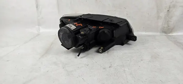 Vasen etuvalaisin VW Passat B6 image 10