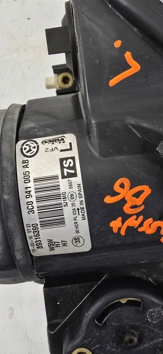 Vasen etuvalaisin VW Passat B6 image 7