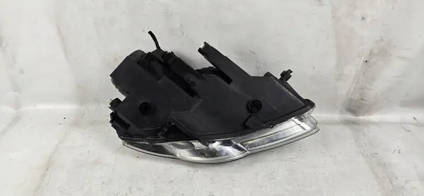 Vasen etuvalaisin VW Passat B6 image 9