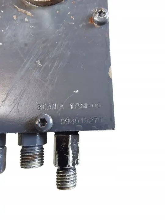 Scania R Cabine kantelpomp OEM 1794906 - Gebruikt image 3