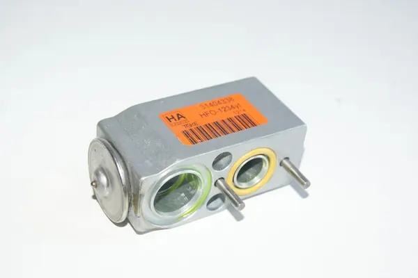 Volvo XC90 II 2.0D Laajennusventtiili OE 31404338 image 2