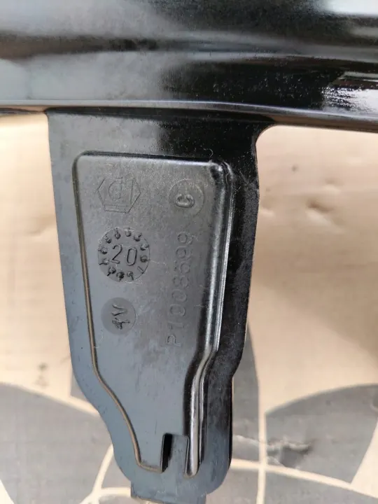 Ventildeckel OEM 118304798R für Nissan Navara D23 image 5