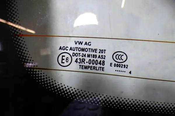 Takaluukun lasi OEM 5JJ645049D Skoda Rapid Spacebackille image 4