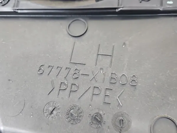 OEM 67612-X1B22 67778-X1B08 Türverkleidung Vorne Links Toyota RAV4 image 5