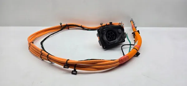 Tesla OEM 1022620-66-F Type 2 laadstopcontact image 2
