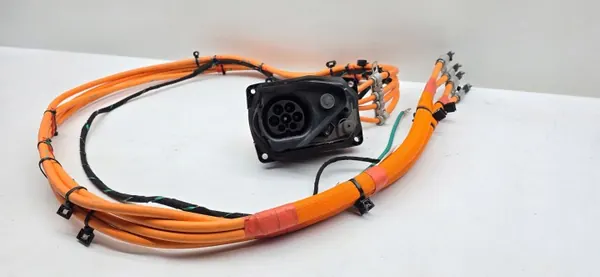 Tesla OEM 1022620-66-F Type 2 laadstopcontact image 3