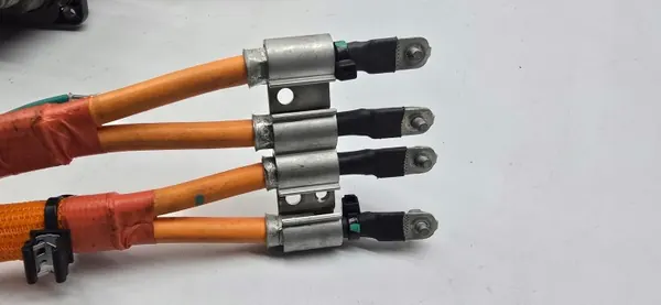 Tesla OEM 1022620-66-F Type 2 laadstopcontact image 5