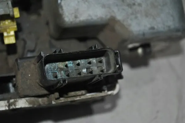 Vänster framdörrslås FORD TRANSIT 2.2L diesel image 3