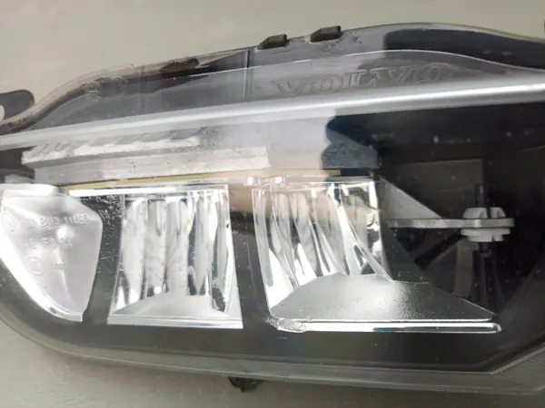 Farol Halogéneo LED OEM 32337365 Direito Dianteiro image 8