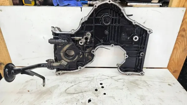 Kia OE FOA11724 Ölpumpe Steuerdeckel Gebraucht image 5