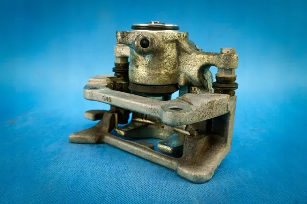 Taka jarrupuristin OEM 8K0615406AE Audi A4/A5:lle image 4