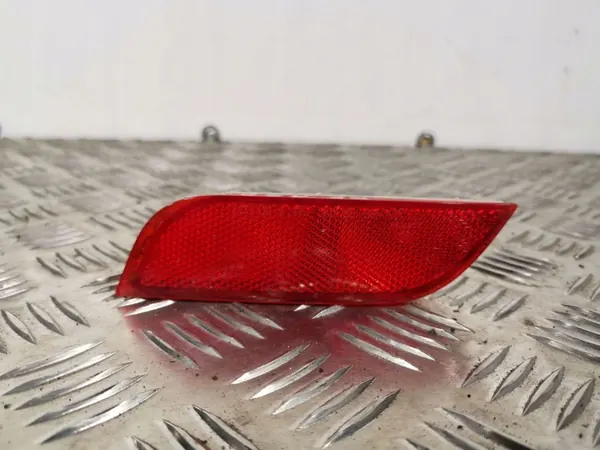 Subaru OE 32302L vänster bakreflektor för Impreza HB 5D image 2