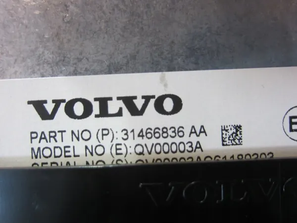 Volvo XC90 II radion navigointinäyttö OEM 31466836 image 10