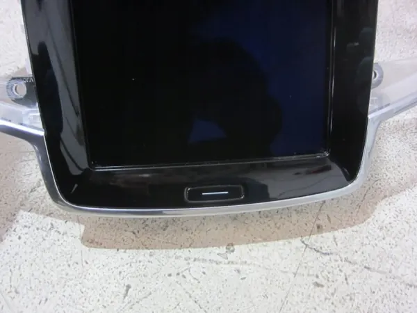 Volvo XC90 II radion navigointinäyttö OEM 31466836 image 3