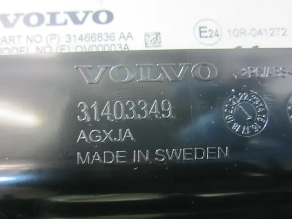 Volvo XC90 II radion navigointinäyttö OEM 31466836 image 9