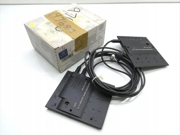 Mercedes-Benz CLK Radioanten OEM A2108201775 image 7