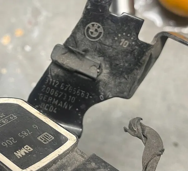 Sensor de Nível Xenon BMW E84 X1 Frontal image 3