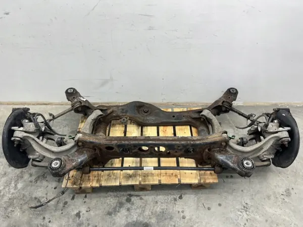 Audi A8 D4 achterophangingbalk OEM MMAUTKO-28305 image 2