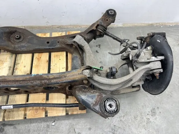 Audi A8 D4 achterophangingbalk OEM MMAUTKO-28305 image 3