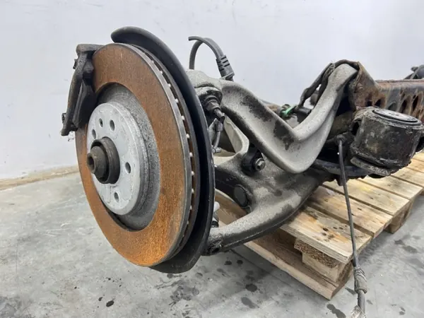 Audi A8 D4 achterophangingbalk OEM MMAUTKO-28305 image 5