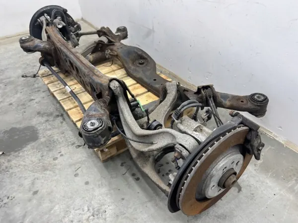 Audi A8 D4 achterophangingbalk OEM MMAUTKO-28305 image 6