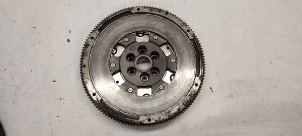 Kaksimassavauhtipyörä VW Golf VI 2.0 TDI LUK image 7