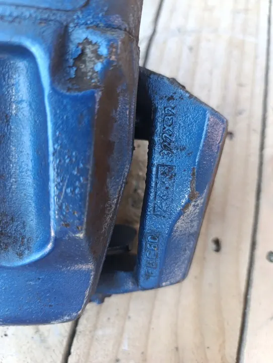 Satz Bremscheiben & Bremszangen Vorne OEM 16156129130 image 6