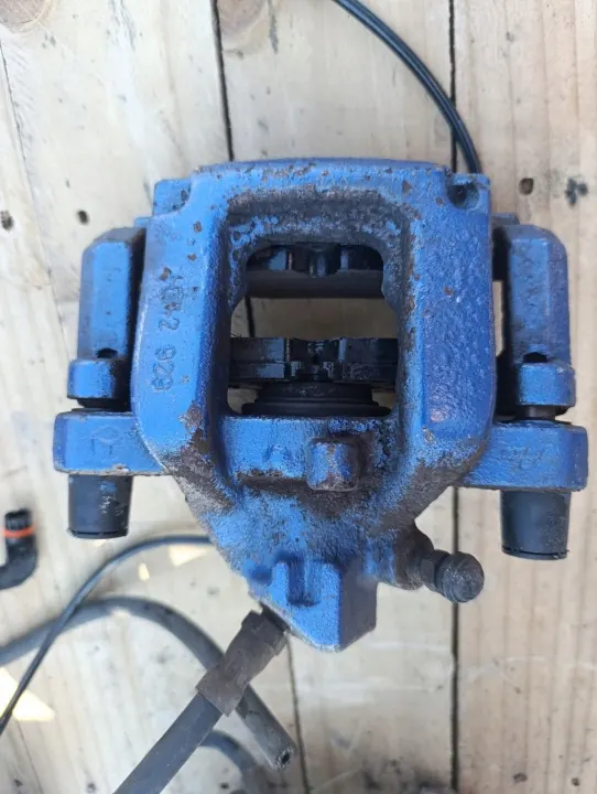 Satz Bremscheiben & Bremszangen Vorne OEM 16156129130 image 7
