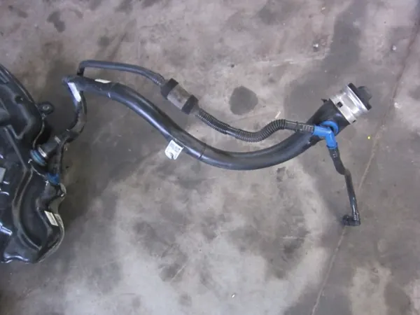 BMW 7 F01 F02 Bouchon Réservoir OEM 16117267498 image 5