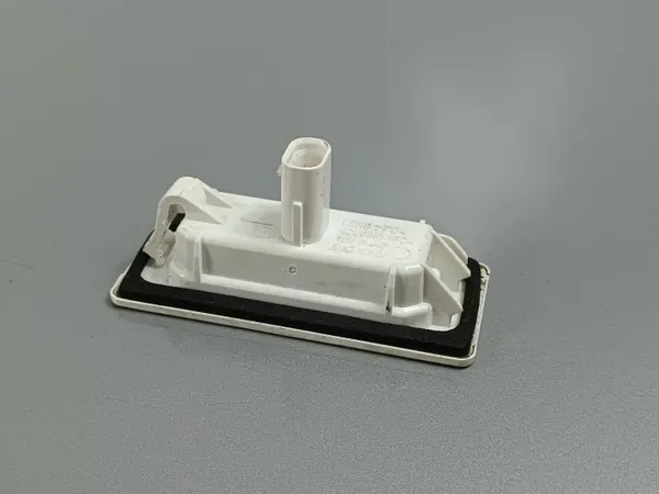 SsangYong Rexton Kennzeichenleuchte OEM 8384036000 image 5