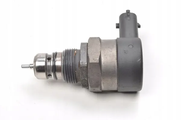 VOLVO S60 S40 V50 S80 V70 XC60 XC70 XC90 Sensor de pressão de combustível OE image 2