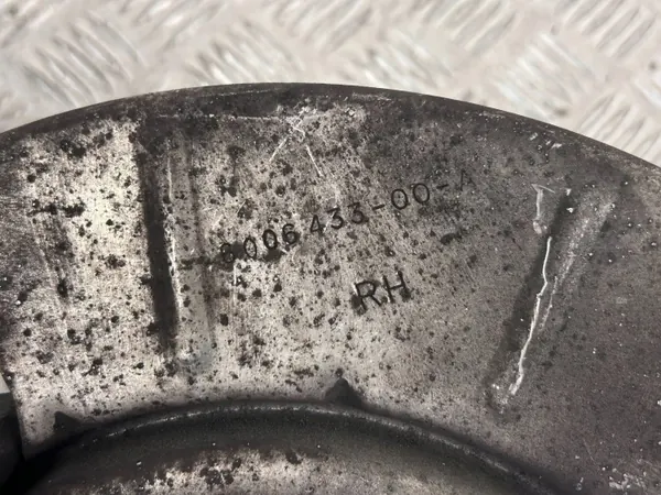 Bromsskydd bak höger Tesla Model X OEM 600643300A image 3