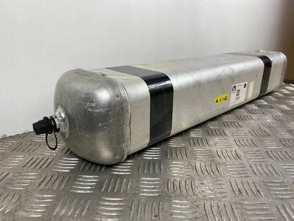 Réservoir de suspension pneumatique Jeep Grand Cherokee WL 2022 68458344AC image 4