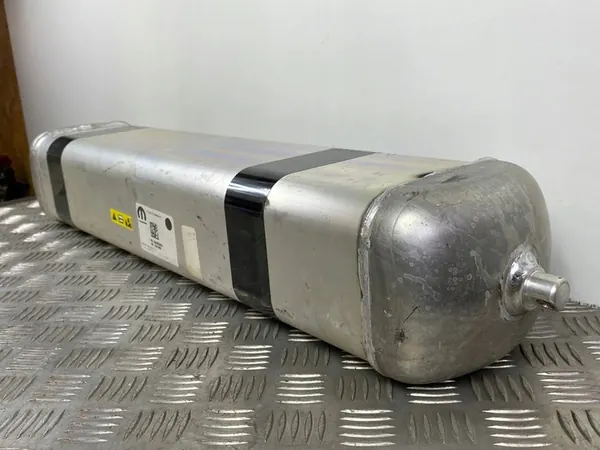 Réservoir de suspension pneumatique Jeep Grand Cherokee WL 2022 68458344AC image 6