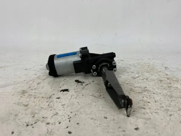 Istuinmoottori Maserati Ghibli OEM L0372821AA image 4