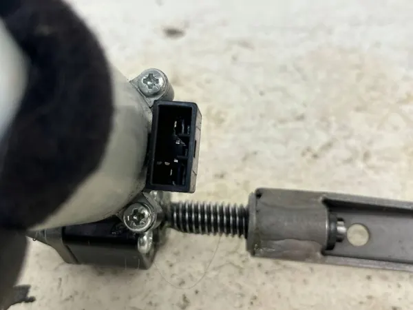 Istuinmoottori Maserati Ghibli OEM L0372821AA image 5